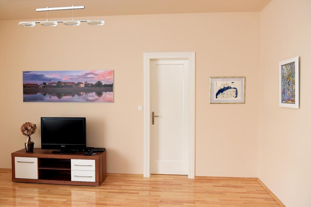 Apartman Cesaric Osijek Zewnętrze zdjęcie